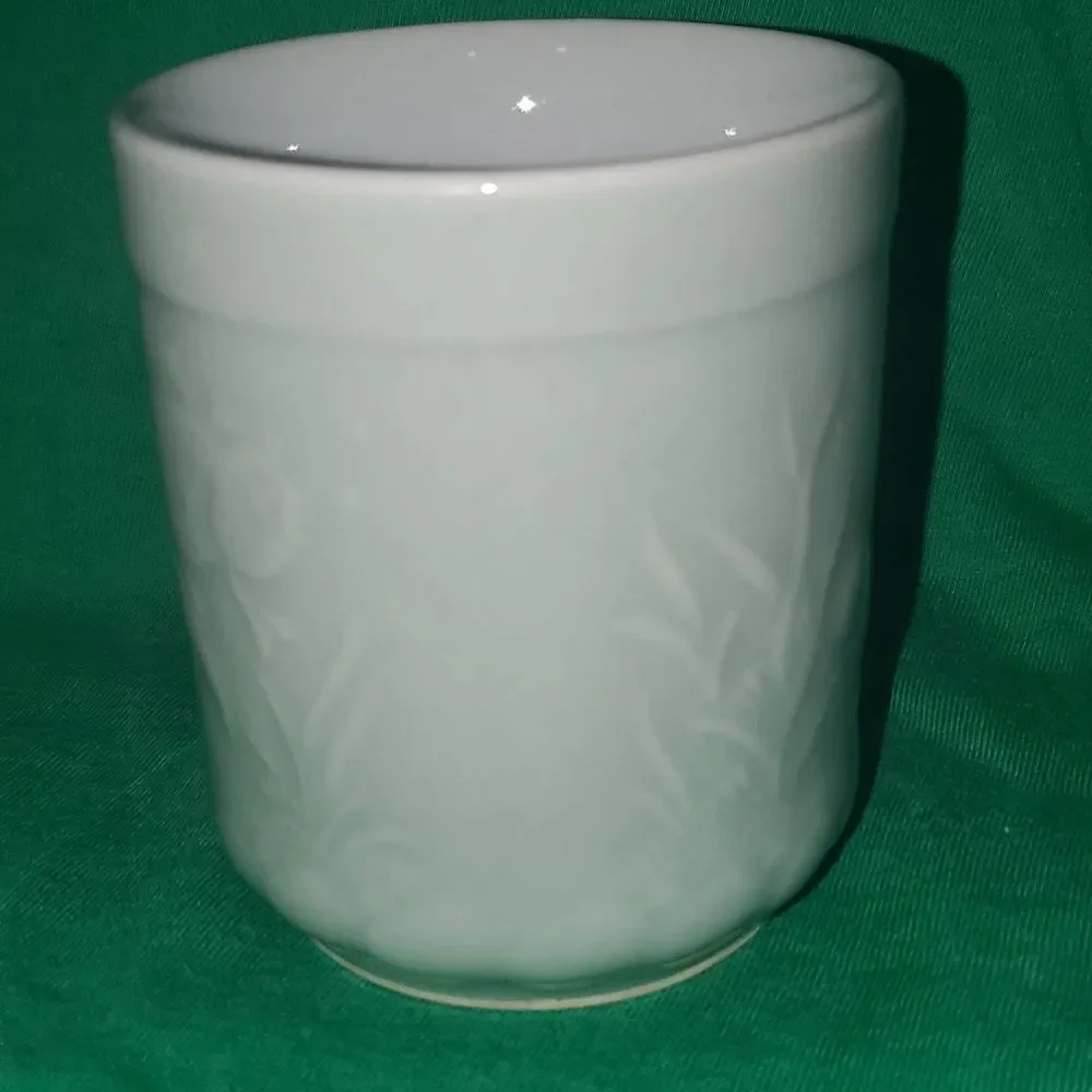 Vintage Longquan Celadon Koi Carp Fish Tea Coffee Cup 8 0z.